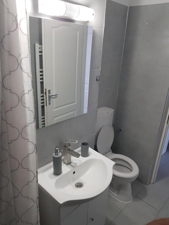 Ana Apartament Рымнику-Вылча Экстерьер фото